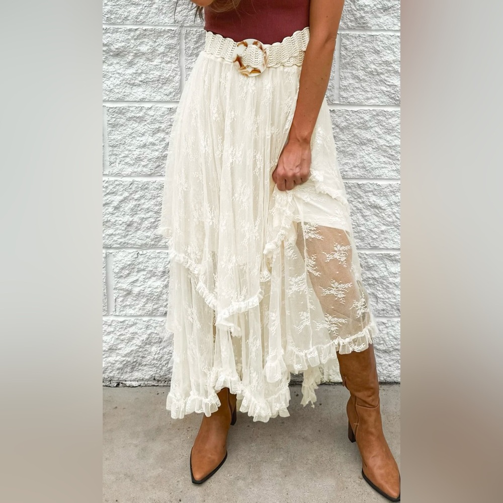 Easel Festival Muse Cream Lace Maxi Skirt